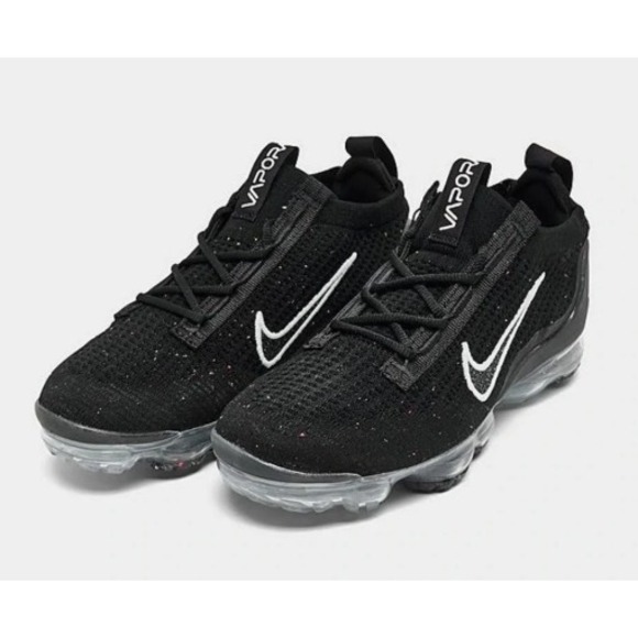 Nike Shoes - Nike Air VaporMax Flyknit 2021 Women 7.5 (Men's 6/6.5Y) DC4112-002 Running Shoes